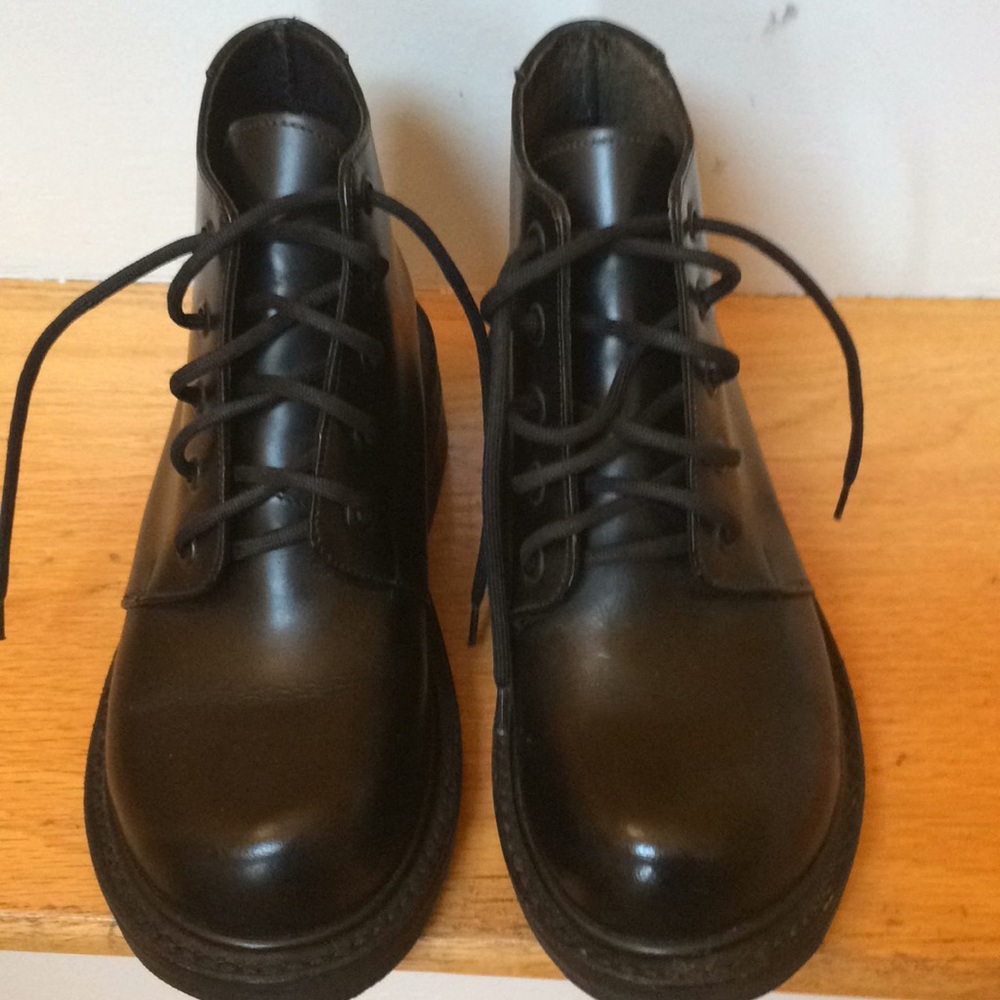 Muro big kids black boots size 4